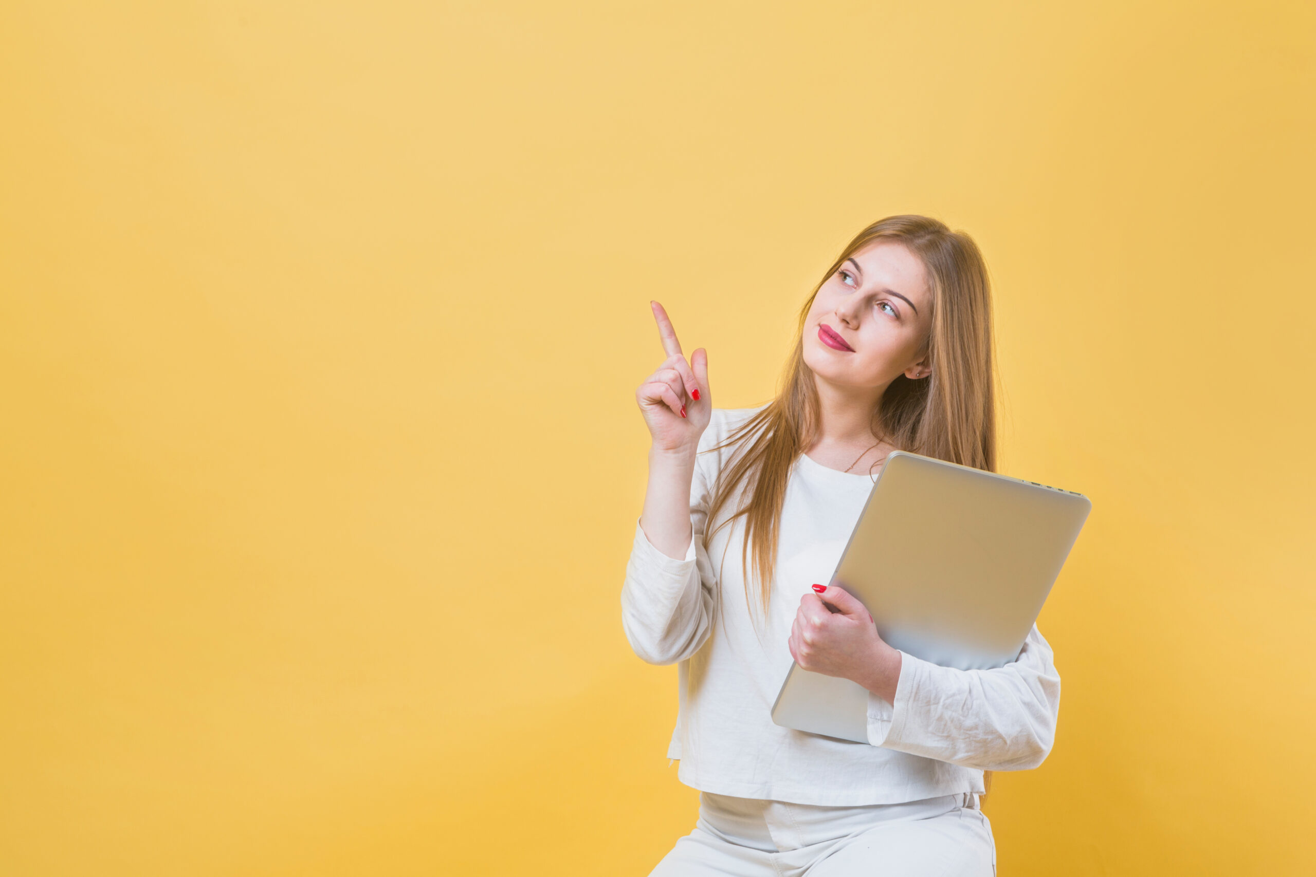 modern woman copyspace scaled